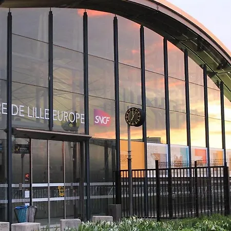 Bright 3-bedroom 2-bathroom Flat