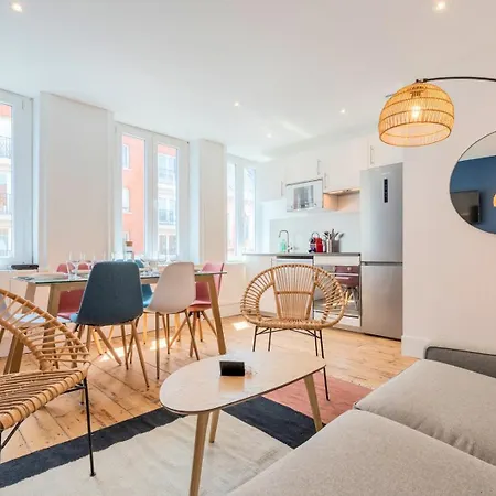Bright 3-bedroom 2-bathroom Flat Appartement *