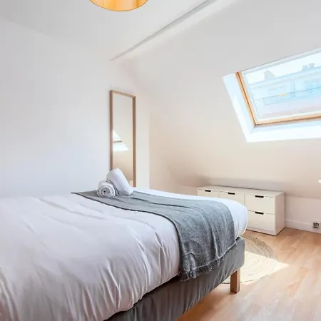 Apartment Bright 3-bedroom 2-bathroom Flat