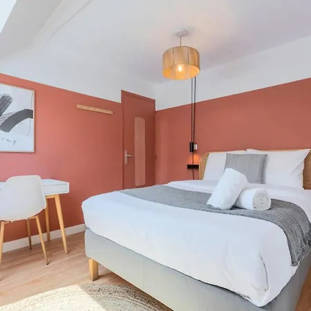 Apartment Bright 3-bedroom 2-bathroom Flat