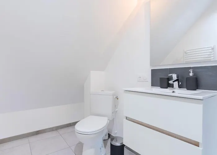 Bright 3-bedroom 2-bathroom Flat Appartement