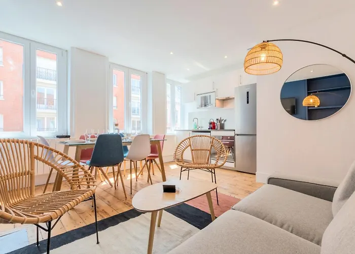 Bright 3-bedroom 2-bathroom Flat Appartement *