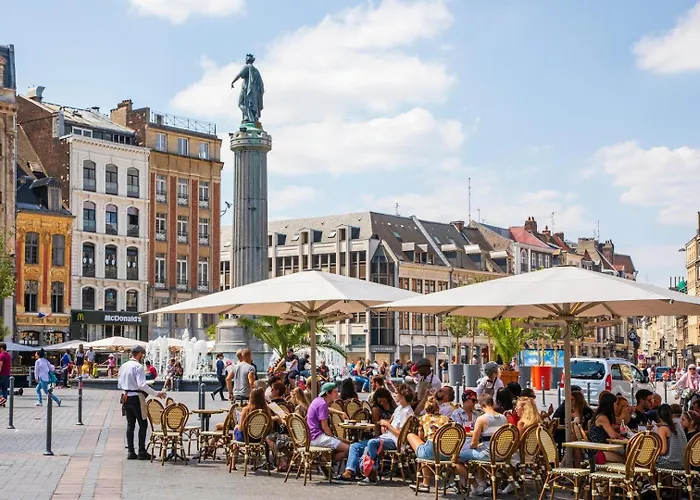 Appartement Bright 3-bedroom 2-bathroom Flat Rijsel