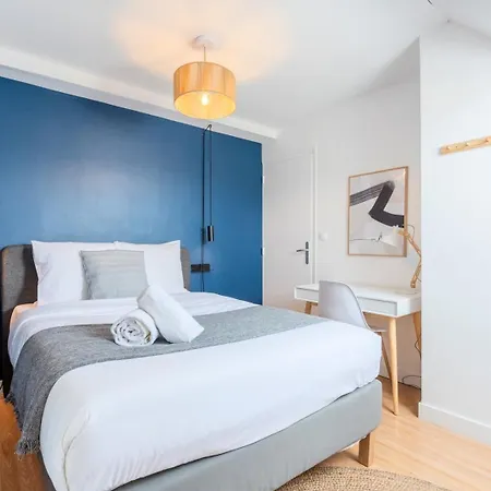 Апартаменты Bright 3-bedroom 2-bathroom Flat